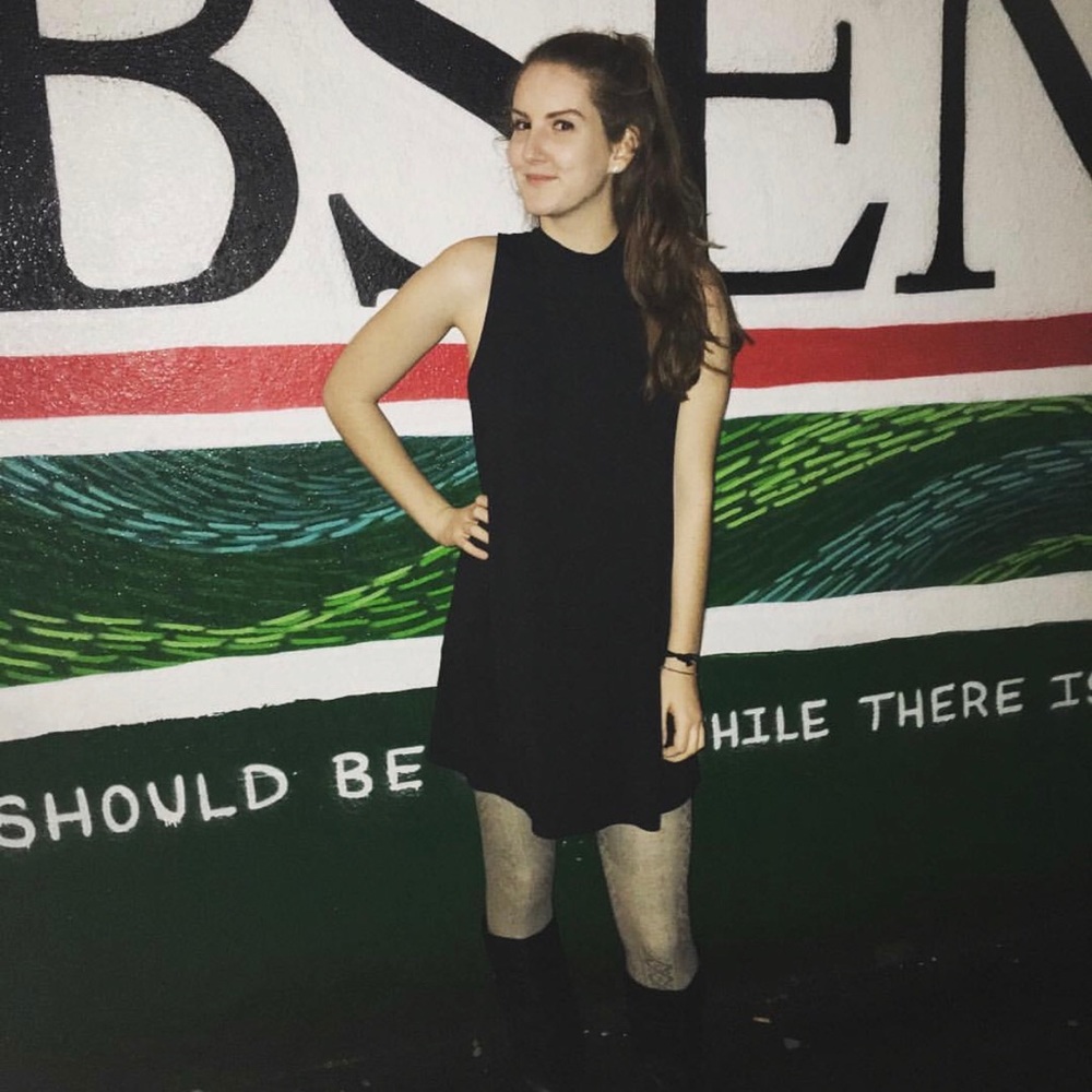 Black sleeveless dress